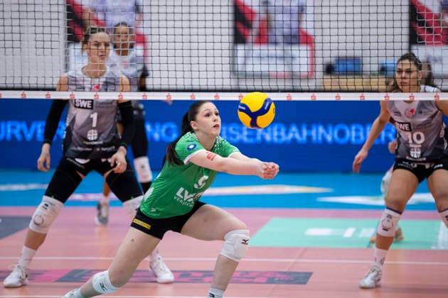 1 Volleyball Bundesliga Women Schwarz Weiss Erfurt vs USC Münster Erfurt 27 12 2025 Emilia Jordan 9 USC Münster 1 Volleyball Bundesliga Women Schwarz Weiss Erfurt vs USC Münster Riethsporthalle Erfurt 27 12 2025 Copyright: xBEAUTIFULxSPORTS Duehringx