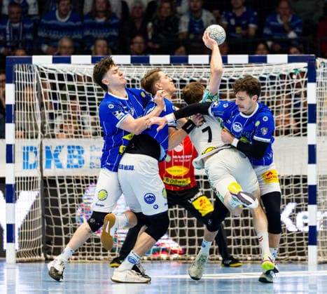 27 12 2025, GER, Handball, Men, Season 25 26, Daikin 1 Bl, 19 Matchday, ThSV Eisenach SC Magdeburg Tillman Leu ThSV Eisenach,99 , Oskar Joelsson ThSV Eisenach,3 , Felix Claar SC Magdeburg , Phillip Meyer ThSV Eisenach,27 99817 Eisenach Werner Assmann Halle Am Sportp Thueringen Germany