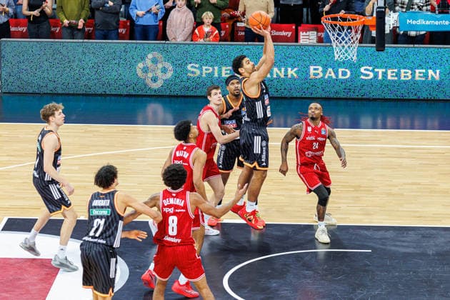 Ibi Watson BMA365 Bamberg Baskets, 02 , Mark Smith ratiopharm Ulm, 13 , Cobe Williams BMA365 Bamberg Baskets, 24 , BMA365 Bamberg Baskets vs ratiopharm Ulm, Basketball, easyCredit BBL, Matchday 12, 27 12 2025 BMA365 Bamberg Baskets vs ratiopharm Ulm, Basketball, easyCredit BBL, Matchday 12, 27 12 2025 Bamberg Copyright: xEibner-Pressefoto G.xSantemizx EP_EER