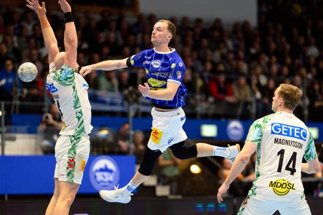 Oscar, Bergendahl Kreislaeufer, SC Magdeburg, 54 , Fynn, Hangstein Rueckraum Links, ThSV Eisenach, 10 , Omar Ingi, Magnusson Rueckraum Rechts, SC Magdeburg, 14 GER, ThSV Eisenach vs SC Magdeburg, Handball, Bundesliga, Matchday 19, Season 2025 2026, 27 12 2025 GER, ThSV Eisenach vs SC Magdeburg, Handball, Bundesliga, Matchday 19, Season 2025 2026, 27 12 2025 Eisenach Copyright: xEibner-Pressefoto MartinxHerbstx EP_MHT