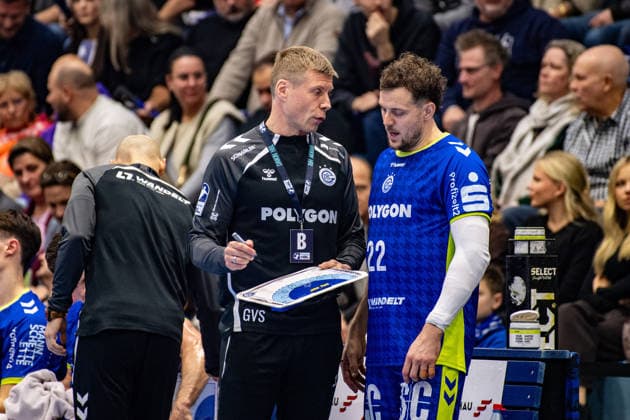 Daikin Handball Bundesliga, VfL Gummersbach Handball Sport Verein Hamburg, 27 12 2025 Gudjón Valur Sigurdsson Coach VfL Gummersbach Kentin Mahé VfL Gummersbach, 22 , Daikin Handball Bundesliga, VfL Gummersbach Handball Sport Verein Hamburg, 27 12 2025 Copyright: xBEAUTIFULxSPORTS Erlhofx