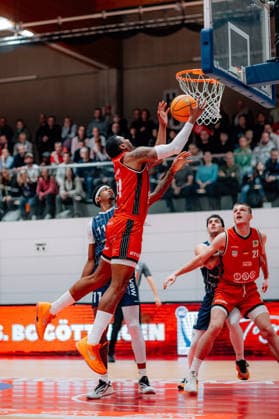 BB 2BL SBB Baskets VfL SparkassenStars Bochum Michael Hughes II SBB Baskets , Dravon Mangum VfL SparkassenStars Bochum during the 2025 2026 season in the 2 Barmer Basketball Bundesliga Pro A on matchday 13, SBB Baskets and VfL SparkassenStars Bochum at the Wolfgang Lakenmacher Halle on December 27, 2025 in Magdeburg, Sachsen Anhalt, Germany