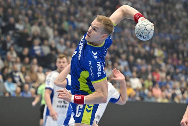 Ellidi Vidarsson VfL Gummersbach 4 on throw VfL Gummersbach vs Handball Sportverein Hamburg, Handball, Daikin 1 Bundesliga, Matchday 19, Season 2025 2026, 27 12 2025 VfL Gummersbach vs Handball Sportverein Hamburg, Handball, Daikin 1 Bundesliga, Matchday 19, Season 2025 2026, 27 12 2025 Gummersbach Copyright: xEibner-Pressefoto JuergenxAugstx EP_JAT