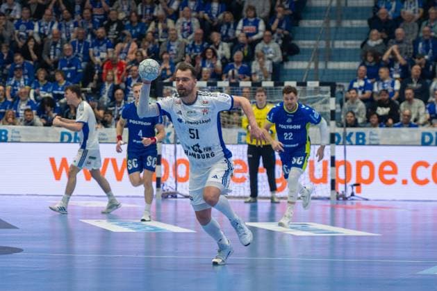 Casper U Mortensen, Outside HSV Hamburg 51 , VfL Gummersbach vs HSV Hamburg , Daikin Handball Bundesliga, Men , Matchday 15, 27 12 2025 Gummersbach NRW Germany Copyright: xkolbert-press MartinxWdziecznyx