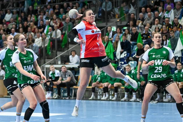 Diana Doegg Magnusdottir HSG Blomberg Lippe, 07 throws VfL Oldenburg vs HSG Blomberg Lippe, ALSCO Handball Bundesliga Women, Matchday 9, Season 2025 2026, 27 12 2025, VfL Oldenburg vs HSG Blomberg Lippe, ALSCO Handball Bundesliga Women, Matchday 9, Season 2025 2026, 27 12 2025 Oldenburg Copyright: xEibner-Pressefoto RobertxGertzenx EP_RGN