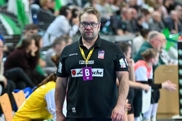 Stefan Birkner HSG Blomberg Lippe, Coach VfL Oldenburg vs HSG Blomberg Lippe, ALSCO Handball Bundesliga Women, Matchday 9, Season 2025 2026, 27 12 2025, VfL Oldenburg vs HSG Blomberg Lippe, ALSCO Handball Bundesliga Women, Matchday 9, Season 2025 2026, 27 12 2025 Oldenburg Copyright: xEibner-Pressefoto RobertxGertzenx EP_RGN