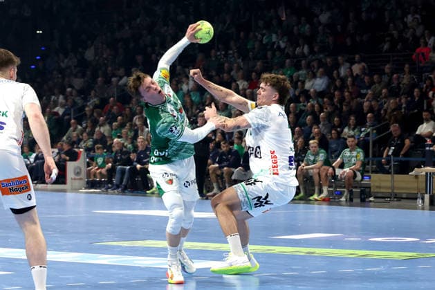 DEU, DHB, 1 HBL, Fuechse Berlin vs Frisch Auf Goeppingen, 27 12 2025, Max Schmeling Halle, Berlin, DEU, DHB, 1 HBL, Fuechse Berlin vs Frisch Auf Goeppingen, pictured Nils Lichtlein Fuechse Berlin 17 , VICTOR KLOEVE Frisch Auf Goeppingen 7 nordphotoxGmbHx xEngler nph00076