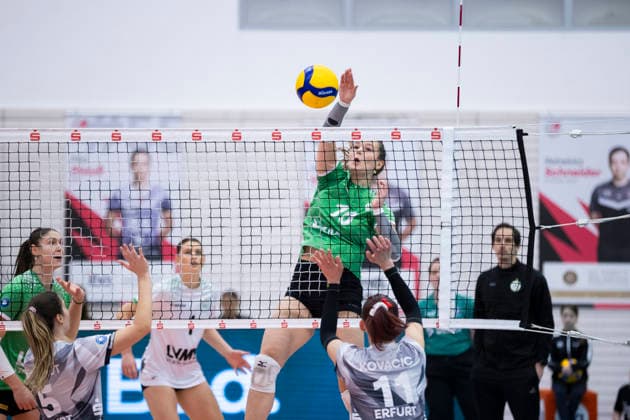 1 Volleyball Bundesliga Women Schwarz Weiss Erfurt vs USC Münster Erfurt 27 12 2025 Amelie Strothoff 10 USC Münster vs Isabel Kova i 11 Schwarz Weiss Erfurt 1 Volleyball Bundesliga Women Schwarz Weiss Erfurt vs USC Münster Riethsporthalle Erfurt 27 12 2025 Copyright: xBEAUTIFULxSPORTS Duehringx