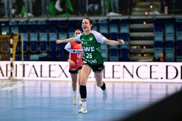 Handball I Women I Season 2025 2026 I 1 HBF I 9 Matchday I VfL Oldenburg HSG Blomberg Lippe I 27 12 2025 Cheers, excitement, enthusiasm, euphoria, joy, happiness, cheerfulness at Pam Korsten 26, VfL Oldenburg Oldenburg EWE Arena Niedersachsen Germany Copyright: xLobeca FelixxSchlikisx
