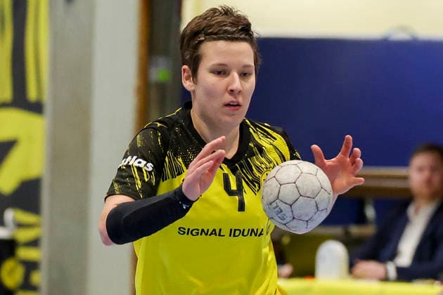 Alina Grijseels Borussia Dortmund controls the ball, Alsco Handball Bundesliga Frauen, Borussia Dortmund vs FRISCH AUF Goeppingen, Sporthalle Wellinghofen, December 27, 2025 in Dortmund, Germany Photo by Marco Steinbrenner DeFodi Images Alina Grijseels Borussia Dortmund controls the ball, Alsco Handball Bundesliga Women, Borussia Dortmund vs FRISCH AUF Goeppingen, Sporthalle Wellinghofen, December 27, 2025 in Dortmund, Germany Photo by Marco Steinbrenner DeFodi Images DFB DFL REGULATIONS PROHIBIT ANY USE OF PHOTOGRAPHS AS IMAGE SEQUENCES AND OR QUASI VIDEO