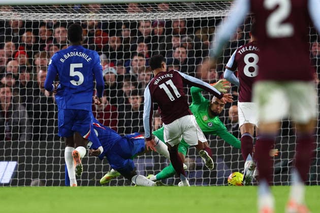 London, England, 27th December 2025. Ollie Watkins of Aston Villa scores to make it 1-1 during the Chelsea vs Aston Villa Premier League match at Stamford Bridge, London. Picture credit should read: Paul Terry Sportimage EDITORIAL USE ONLY. No use with unauthorised audio, video, data, fixture lists, club league logos or live services. Online in-match use limited to 120 images, no video emulation. No use in betting, games or single club league player publications. SPI_029_PT_Chelsea_Aston_Villa SPI-4397-0029