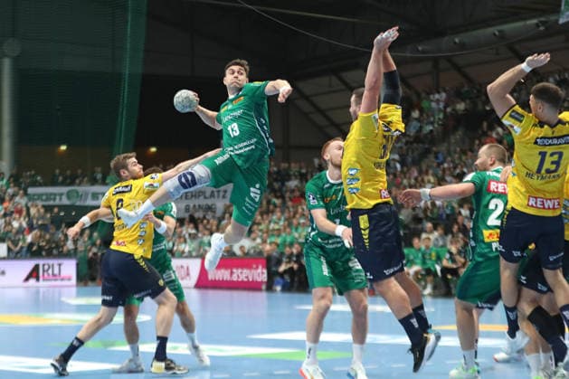 Handball DAIKIN HBL, SC DHfK Leipzig Rhein Neckar Löwen 27 12 2025 Matej Klima 13, SC DHfK Leipzig in the air Handball, DAIKIN HBL, 1 Bundesliga, Season 2025 2026, 19 Matchday SC DHfK Leipzig vs Rhein Neckar Löwen on 27 12 2025 at the Quarterback Immobilien Arena Leipzig Copyright: xBEAUTIFULxSPORTS JanxKaeferx