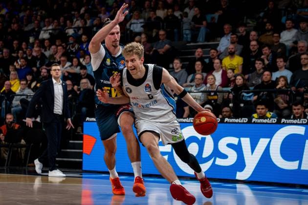 Game action with Zsombor Maronka 5 Veolia Towers Hamburg and Filip Stanic 65 EWE Baskets Oldenburg Game action with Zsombor Maronka 5 Veolia Towers Hamburg and Filip Stanic 65 EWE Baskets Oldenburg Copyright: xspeedshotx