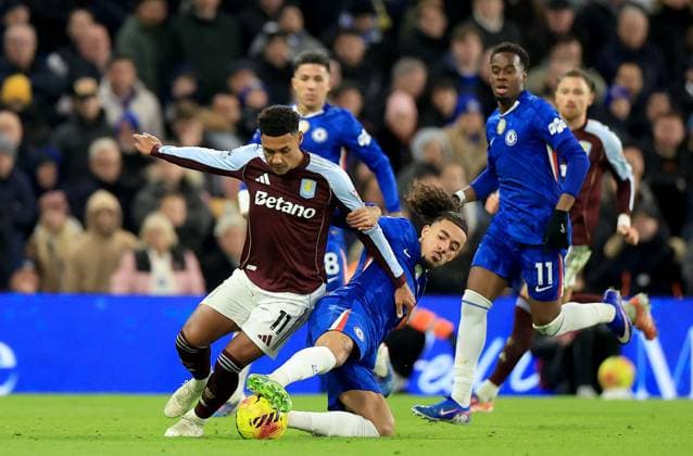 Ollie Watkins of Aston Villa in action against Malo Gusto of Chelsea Chelsea v Aston Villa, Premier League, Football, Stamford Bridge, London, UK - 27 Dec 2025London Stamford Bridge United Kingdom EDITORIAL USE ONLY No use with unauthorised audio, video, data, fixture lists, club league logos or live services. Online in-match use limited to 120 images, no video emulation. No use in betting, games or single club league player publications. Copyright: xGeorgexTewkesbury Shutterstockx 16213165bm