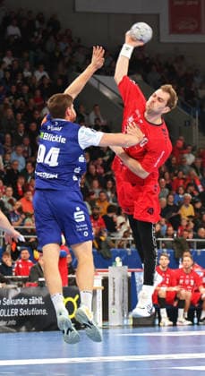 27 12 2025, Germany, Bietigheim, Handball 2 Bundesliga, SG BBM Bietigheim vs HBW Balingen Weilstetten, f l Georg Pöhle HBW , Tom Wolf BBM