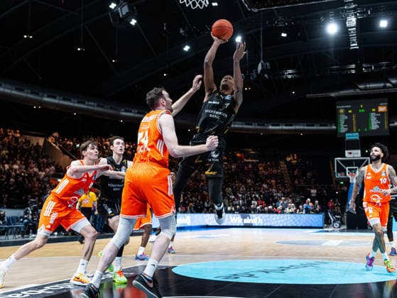 David N Guessan Basketball Loewen Braunschweig, 01 at the Dunk Basketball Loewen Braunschweig vs RASTA Vechta, Basketball, easyCredit Basketball Bundesliga, Matchday 12, Season 2025 2026, 27 12 2025 Basketball Loewen Braunschweig vs RASTA Vechta, Basketball, easyCredit Basketball Bundesliga, Matchday 12, Season 2025 2026, 27 12 2025 Braunschweig Copyright: xEibner-Pressefoto DamianxKruczynx EP_DKI