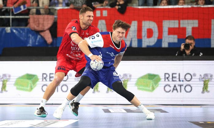27 12 2025, Germany, Bietigheim, Handball 2 Bundesliga, SG BBM Bietigheim vs HBW Balingen Weilstetten, f l Fabian Wiederstein BBM , Elias Huber HBW