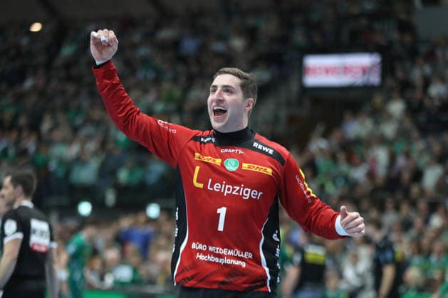 Handball DAIKIN HBL, SC DHfK Leipzig Rhein Neckar Löwen 27 12 2025 Goalkeeper Domenico Ebner 1, SC DHfK Leipzig cheers Handball, DAIKIN HBL, 1 Bundesliga, Season 2025 2026, 19 Matchday SC DHfK Leipzig vs Rhein Neckar Löwen on 27 12 2025 at Quarterback Immobilien Arena Leipzig Copyright: xBEAUTIFULxSPORTS JanxKaeferx
