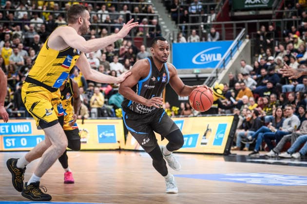 GER, MHP Riesen Ludwigsburg Science City Jena, easycredit BBL, Basketball, Bundesliga, Matchday 12, Season 2025 2026, 27 12 2025 GER, MHP Riesen Ludwigsburg Science City Jena, easycredit BBL, Basketball, Bundesliga, Matchday 12, Season 2025 2026, 27 12 2025 Ludwigsburg Copyright: xSandyxDinkelackerx EP_SDR