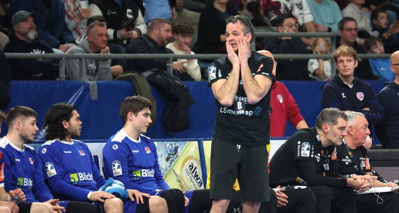 27 12 2025, Germany, Bietigheim, Handball 2 Bundesliga, SG BBM Bietigheim vs HBW Balingen Weilstetten, HBW coach Matthias Flohr