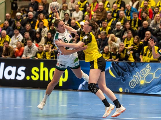Ann Kynast Frisch Auf Frauen, 05 in duel, Borussia Dortmund vs Frisch Auf Goeppingen, Handball, 1 Bundesliga, Season 2025 2026, 27 12 2025 Borussia Dortmund vs Frisch Auf Goeppingen, Handball, 1 Bundesliga, Season 2025 2026, 27 12 2025 Dortmund Copyright: xMichaelxSchmidt Eibner-Pressefotx EP_MST