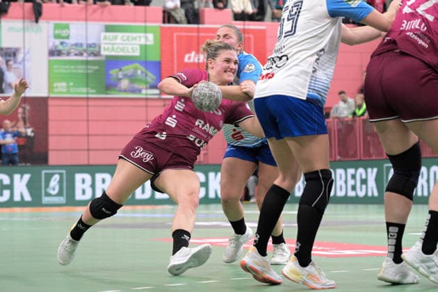 Nele Franz TusSies Metzingen, 10 TusSies Metzingen vs Sport Union Neckarsulm, Handball, Alsco HBF, 9 League Matchday, Season 2025 2026, 27 12 2025 TusSies Metzingen vs Sport Union Neckarsulm, Handball, Alsco HBF, 9 League Matchday, Season 2025 2026, 27 12 2025 Tuebingen Copyright: xEibner-Pressefoto TobiasxBaurx EP_TBR