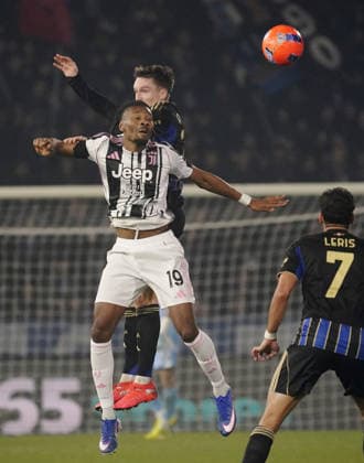 Juventus™ Khephren Thuram fight for the ball with Pisa™s Michel Aebiscer during the Serie A soccer match between Pisa and Juventus at the ACetilar Arena stadium Romeo Anconetani in Pisa, center of Italy - Saturday , December 27, 2025. - Soccer  Copyright: xMarcoxBucco LaxPressex