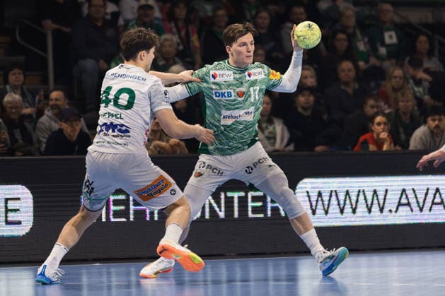 Nils LICHTLEIN Fuechse Berlin, 17 in duel against Elias NEWEL FRISCH AUF Goeppingen, 40 GER, Fuechse Berlin vs FRISCH AUF Goeppingen, Handball, Bundesliga, Matchday 19, Season 2025 2026, 27 12 2025, GER, Fuechse Berlin vs FRISCH AUF Goeppingen, Handball, Bundesliga, Matchday 19, Season 2025 2026, 27 12 2025, Berlin Copyright: xEibnerxPressefoto OliverxSchmidtx EP_OST