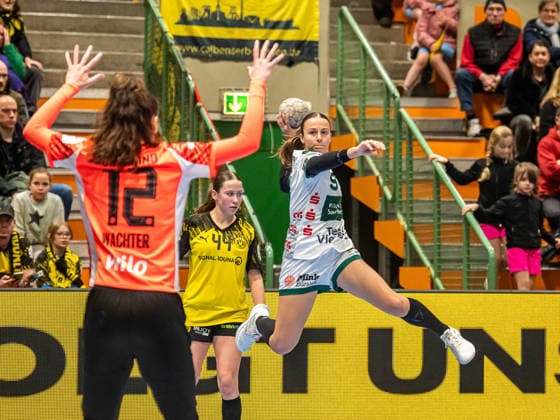 Gianina Bianco Frisch Auf Women, 09 from outside, Borussia Dortmund vs Frisch Auf Goeppingen, Handball, 1 Bundesliga, Season 2025 2026, 27 12 2025 Borussia Dortmund vs Frisch Auf Goeppingen, Handball, 1 Bundesliga, Season 2025 2026, 27 12 2025 Dortmund Copyright: xMichaelxSchmidt Eibner-Pressefotx EP_MST