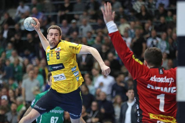 Handball DAIKIN HBL, SC DHfK Leipzig Rhein Neckar Löwen 27 12 2025 Tim Nothdurft 8, Rhein Neckar Löwen flies to throw Handball, DAIKIN HBL, 1 Bundesliga, Season 2025 2026, 19 Matchday SC DHfK Leipzig vs Rhein Neckar Löwen on 27 12 2025 at Quarterback Immobilien Arena Leipzig Copyright: xBEAUTIFULxSPORTS JanxKaeferx