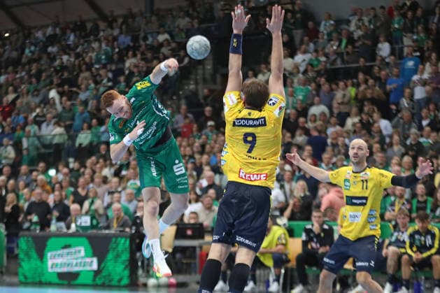 Handball DAIKIN HBL, SC DHfK Leipzig - Rhein-Neckar Löwen; 27.12.2025 Tomas Piroch (7, SC DHfK Leipzig) wirft. Handball, DAIKIN HBL, 1. Bundesliga, Saison 2025 2026, 19. Spieltag: SC DHfK Leipzig vs. Rhein-Neckar Löwen am 27.12.2025 in der Quarterback Immobilien Arena Leipzig. Copyright: xBEAUTIFULxSPORTS JanxKaeferx