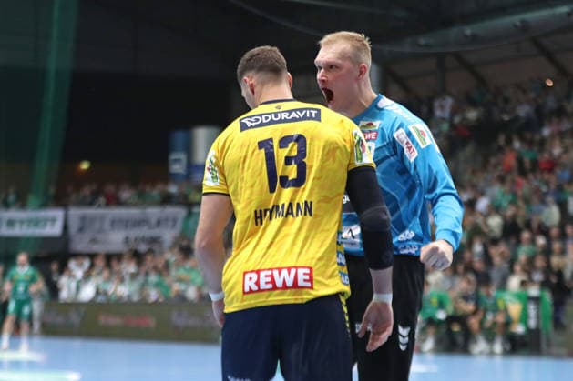 Handball DAIKIN HBL, SC DHfK Leipzig Rhein Neckar Löwen 27 12 2025 Goalkeeper David Späth 29, Rhein Neckar Löwen cheers Sebastian Heymann 13, Rhein Neckar Löwen Handball, DAIKIN HBL, 1 Bundesliga, Season 2025 2026, 19 Matchday SC DHfK Leipzig vs Rhein Neckar Löwen on 27 12 2025 at Quarterback Immobilien Arena Leipzig Copyright: xBEAUTIFULxSPORTS JanxKaeferx