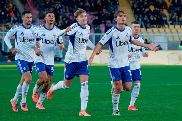 Nico Paz of Como 1907 celebrates after scoring a goal during US Lecce vs Como 1907, Italian soccer Serie A match in Lecce, Italy, December 27 2025  Copyright: xEmmanuelexMastrodonato IPAxSportx xipa-agency.netx xx IPA_69505879 IPA_Agency_IPA69505879