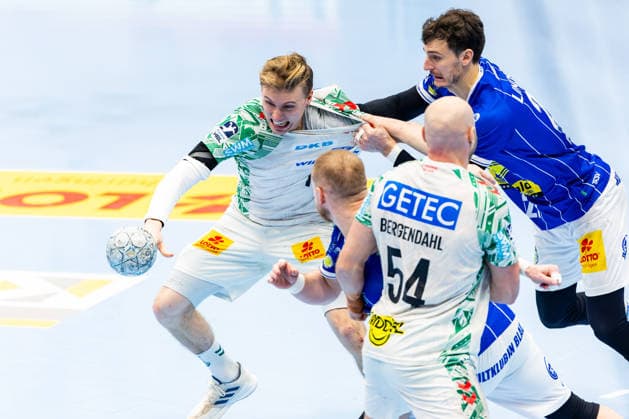 27 12 2025, GER, Handball, Men, Season 25 26, Daikin 1 Bl, 19 Matchday, ThSV Eisenach SC Magdeburg Gisli Thorheir Kristjansson SC Magdeburg , Phillip Meyer ThSV Eisenach,27 99817 Eisenach Werner Assmann Halle Am Sportp Thueringen Germany