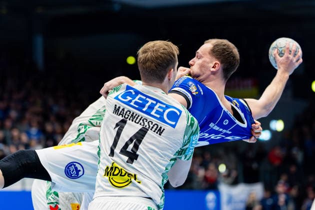 27 12 2025, GER, Handball, Men, Season 25 26, Daikin 1 Bl, 19 Matchday, ThSV Eisenach SC Magdeburg Omar Ingi Magnusson SC Magdeburg , Fynn Hangstein ThSV Eisenach,10 99817 Eisenach Werner Assmann Halle Am Sportp Thueringen Germany