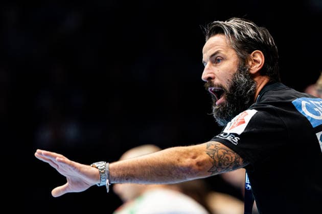 27 12 2025, GER, Handball, Men, Season 25 26, Daikin 1 Bl, 19 Matchday, ThSV Eisenach SC Magdeburg Bennet Wiegert SC Magdeburg 99817 Eisenach Werner Assmann Halle Am Sportp Thueringen Germany