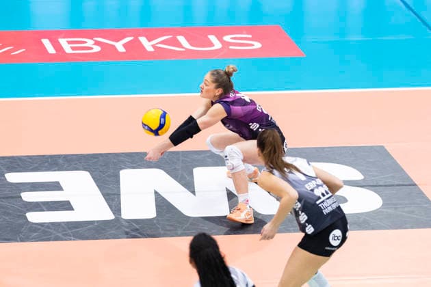 1 Volleyball Bundesliga Women Schwarz Weiss Erfurt vs USC Münster Erfurt 27 12 2025 Lotte Goertz 4 Schwarz Weiss Erfurt 1 Volleyball Bundesliga Women Schwarz Weiss Erfurt vs USC Münster Riethsporthalle Erfurt 27 12 2025 Copyright: xBEAUTIFULxSPORTS Duehringx