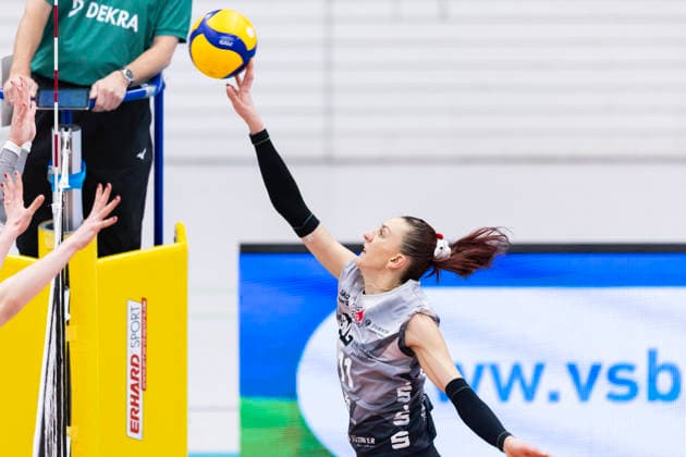 1 Volleyball Bundesliga Women Schwarz Weiss Erfurt vs USC Münster Erfurt 27 12 2025 Isabel Kova i 11 Schwarz Weiss Erfurt 1 Volleyball Bundesliga Women Schwarz Weiss Erfurt vs USC Münster Riethsporthalle Erfurt 27 12 2025 Copyright: xBEAUTIFULxSPORTS Duehringx