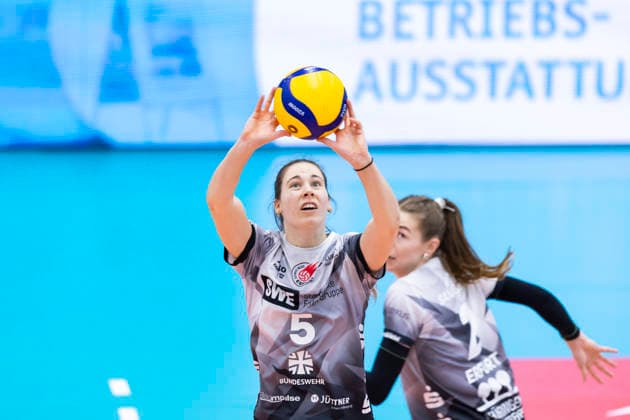 1 Volleyball Bundesliga Women Schwarz Weiss Erfurt vs USC Münster Erfurt 27 12 2025 Emilie Respaut 5 Schwarz Weiss Erfurt 1 Volleyball Bundesliga Women Schwarz Weiss Erfurt vs USC Münster Riethsporthalle Erfurt 27 12 2025 Copyright: xBEAUTIFULxSPORTS Duehringx