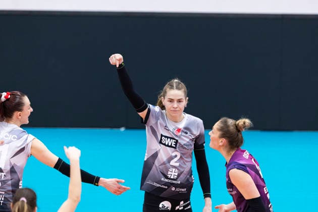 1 Volleyball Bundesliga Women Schwarz Weiss Erfurt vs USC Münster Erfurt 27 12 2025 Elizabeth Sandbothe 2 Schwarz Weiss Erfurt 1 Volleyball Bundesliga Women Schwarz Weiss Erfurt vs USC Münster Riethsporthalle Erfurt 27 12 2025 Copyright: xBEAUTIFULxSPORTS Duehringx