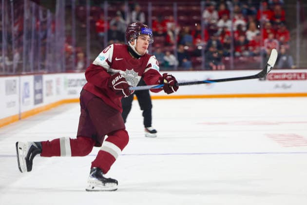 December 27, 2025, Minneapolis, Minnesota, United States: Latvia forward HARIJS CJUNSKIS (10) takes a shot. Canada and Latvia faced off in the opening round of the IIHF World Junior Championship on December 27th. Canada was victorious, winning 2-1 in overtime. Minneapolis United States - ZUMAt166 20251227_zsp_t166_020 Copyright: xMichaelxTurnerx