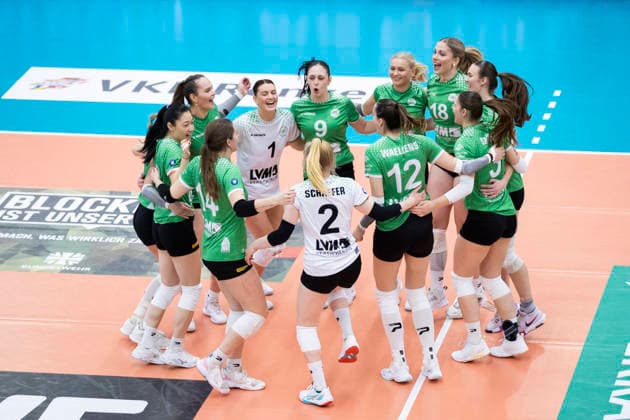 1 Volleyball Bundesliga Women Schwarz Weiss Erfurt vs USC Münster Erfurt 27 12 2025 Cheers, USC Münster 1 Volleyball Bundesliga Women Schwarz Weiss Erfurt vs USC Münster Riethsporthalle Erfurt 27 12 2025 Copyright: xBEAUTIFULxSPORTS Duehringx