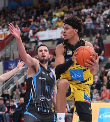 Ludwigsburg , easyCredit Basketball Bundesliga MHP Riesen Ludwigsburg vs Science City Jena , from left Alex Herrera Jena Brandon Tischler Riesen