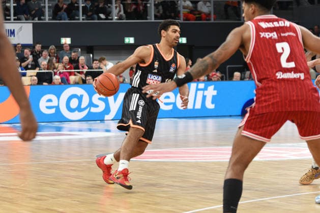 Brose Arena, Bamberg Baskets vs. Ratiopharm Ulm Germany, Bamberg, Brose Arena - 27 Dec 2025 - Basketball Bundesliga - Bamberg Baskets vs. Ratiopharm Ulm Image: Mark Smith (Ratiopharm Ulm) in action. Bamberg Brose Arena Bayern Germany Copyright: xPresseFotoxEvans xRyanxEvansx
