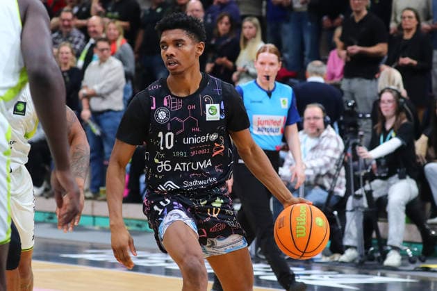 15 matchday of the Basketball 2 Bundesliga ProA in the Oberfrankenhalle in Bayreuth Season 2025 2026 BBC Bayreuth vs Uni Baskets Münster Lamont Jukian Larry Uni Baskets Münster 10