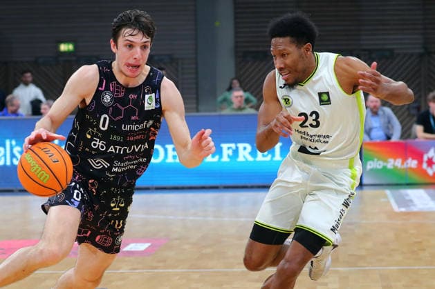 15 matchday of the Basketball 2 Bundesliga ProA in the Oberfrankenhalle in Bayreuth Season 2025 2026 BBC Bayreuth vs Uni Baskets Münster KeVaughn Allen BBC Bayreuth 23 right Andrew OÂ Brien Uni Baskets Münster 0 left