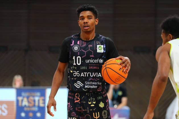 15 matchday of the Basketball 2 Bundesliga ProA in the Oberfrankenhalle in Bayreuth Season 2025 2026 BBC Bayreuth vs Uni Baskets Münster Lamont Jukian Larry Uni Baskets Münster 10