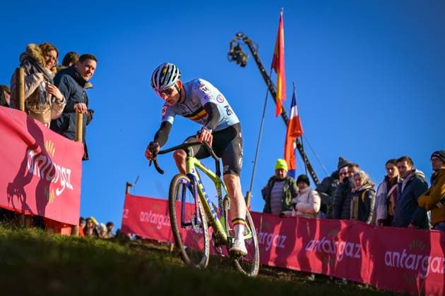 Belgian Arthur van den Boer pictured in action during the men s U23 race at the World Cup cyclocross cycling event in Dendermonde, Belgium, stage 8 (out of 12) of the UCI World Cup cyclocross competition, Sunday 28 December 2025. DAVIDxPINTENS  x151918167x