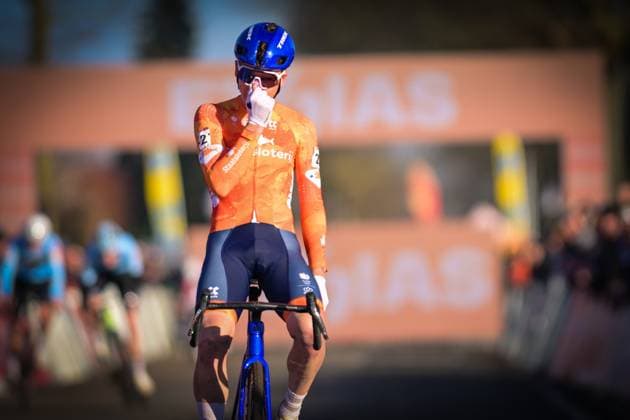 Dutch David Haverdings celebrates as he crosses the finish line to win the men s U23 race at the World Cup cyclocross cycling event in Dendermonde, Belgium, stage 8 (out of 12) of the UCI World Cup cyclocross competition, Sunday 28 December 2025. DAVIDxPINTENS  x151918299x