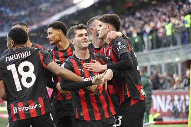 Christian Pulisic of AC Milan. celebrates with team after goal during AC Milan vs Hellas Verona FC, 17Â° Serie A Enilive 2025-26 game at Giuseppe Meazza - San Siro stadium in Milano (MI), Italy, on Dicember 28, 2025.  Copyright: xDavidexCasentini IPAxSportx xipa-agency.netx xx IPA_69512623 IPA_Agency_IPA69512623